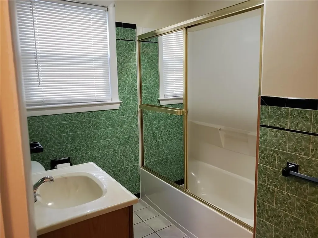 87 Lonsdale Street West Warwick RI 02893