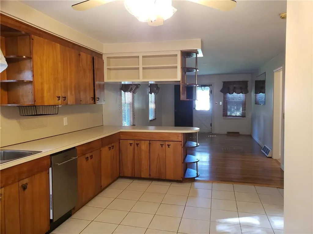 87 Lonsdale Street West Warwick RI 02893