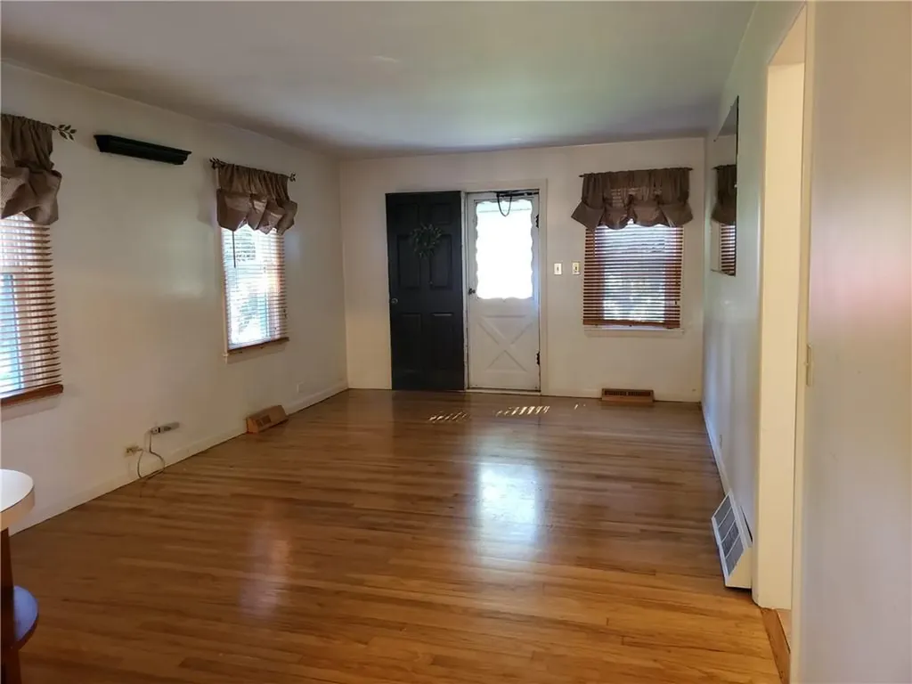 87 Lonsdale Street West Warwick RI 02893