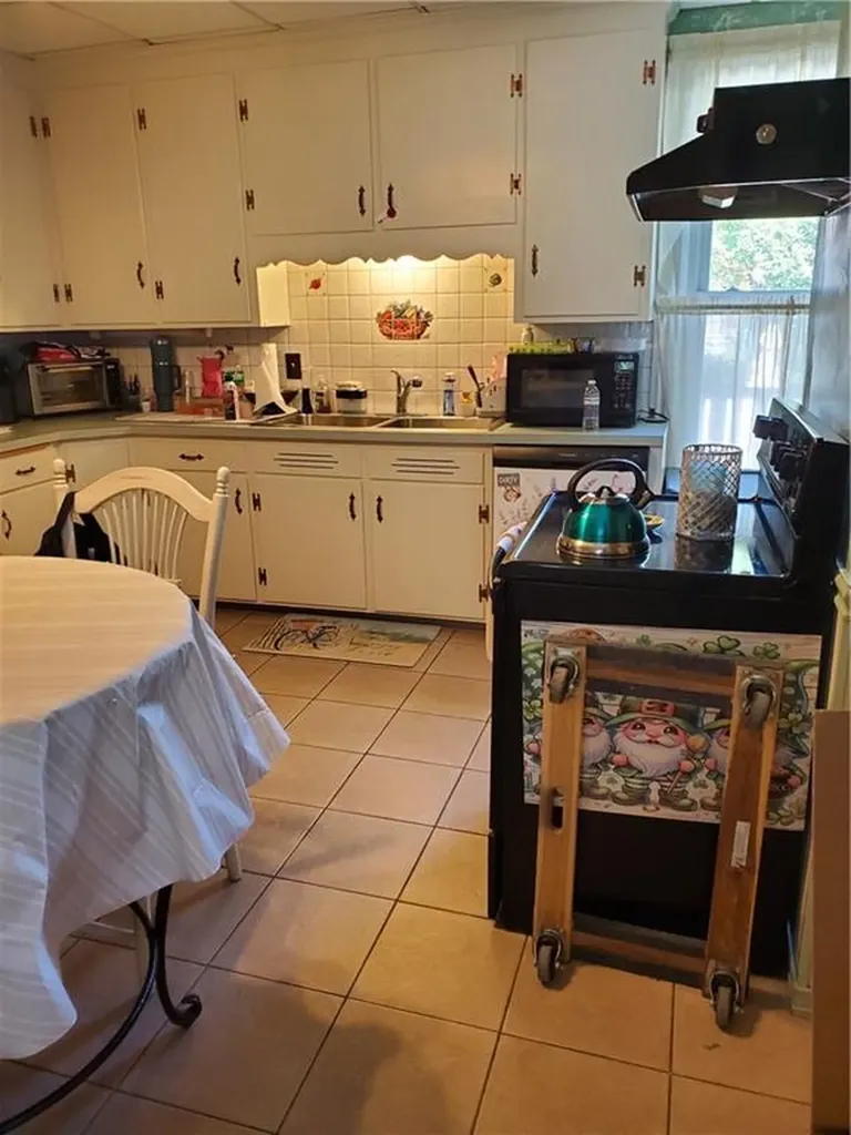 74 Maple Street Woonsocket RI 02895