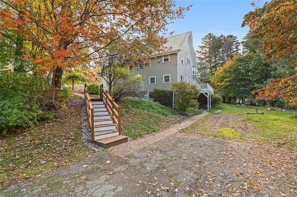 4 Chase Lane Lincoln RI 02865