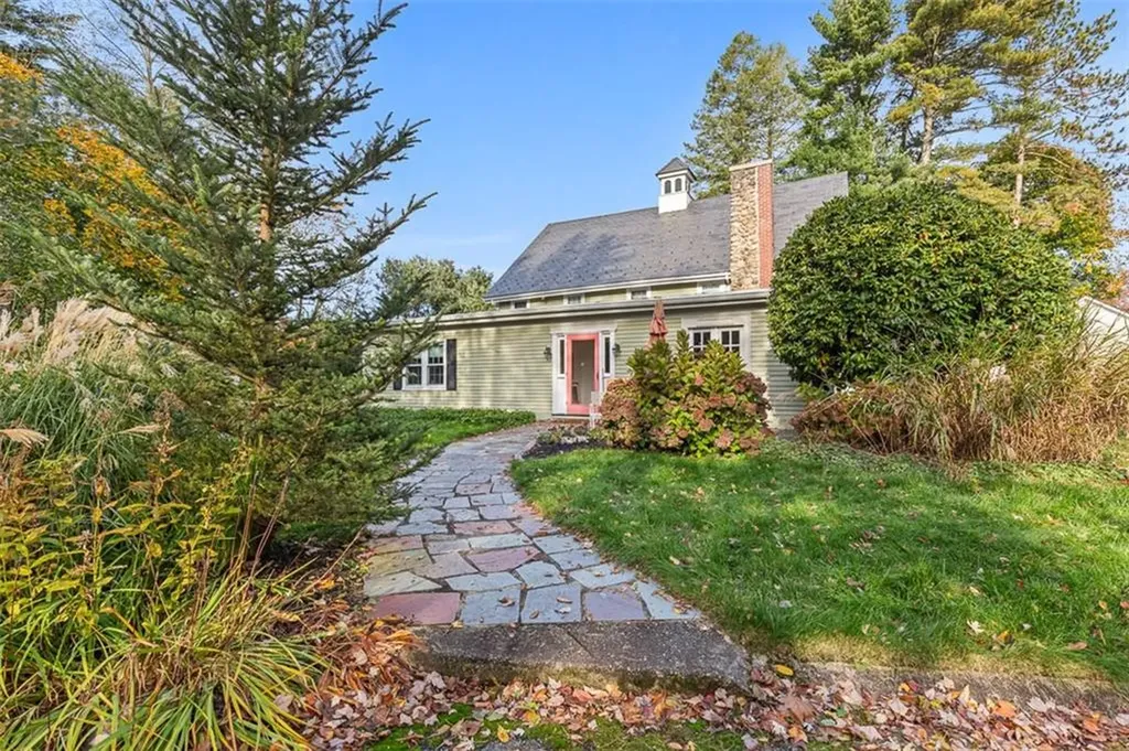 4 Chase Lane Lincoln RI 02865