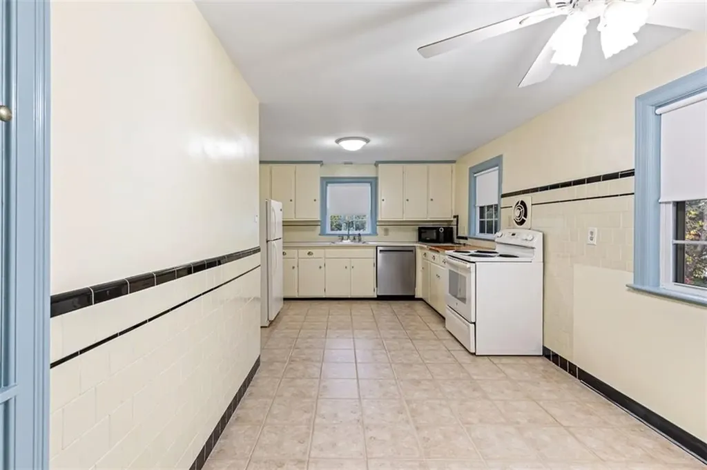 4 Chase Lane Lincoln RI 02865
