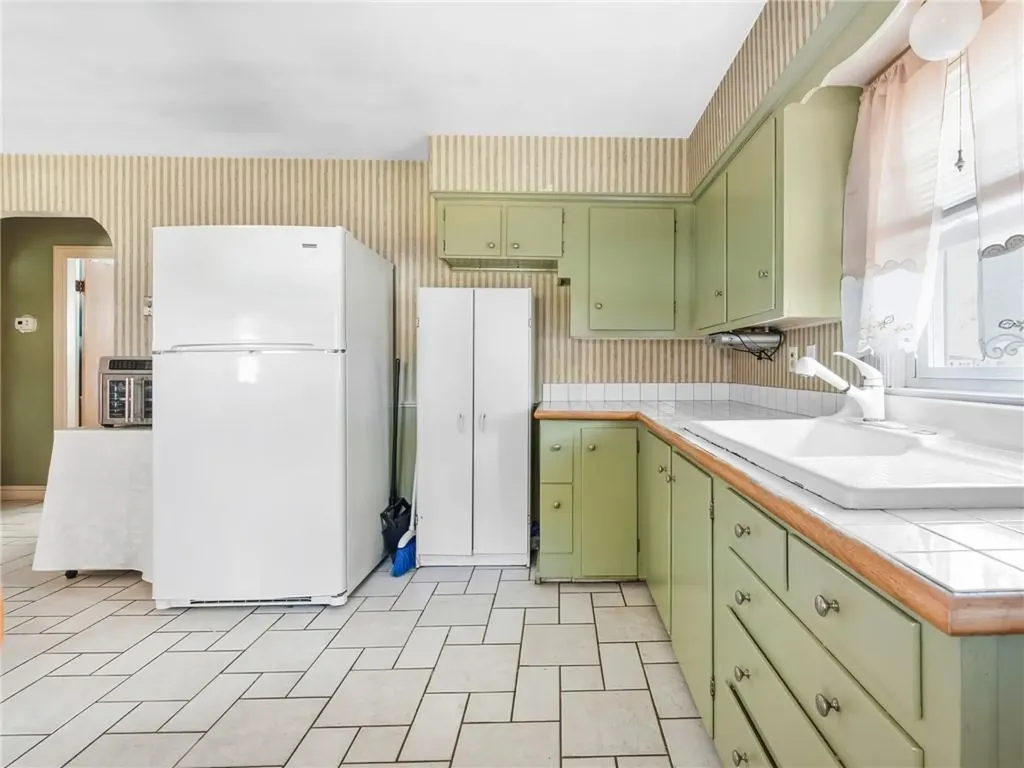 44 Stanley Street Pawtucket RI 02861