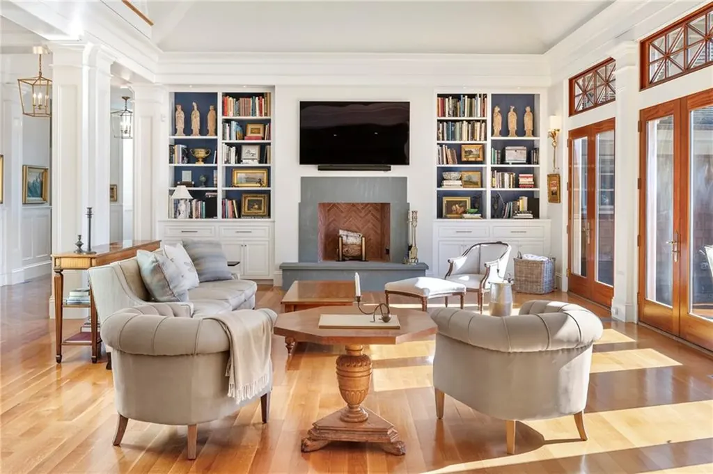 10 Ocean Lawn Lane Newport RI 02840