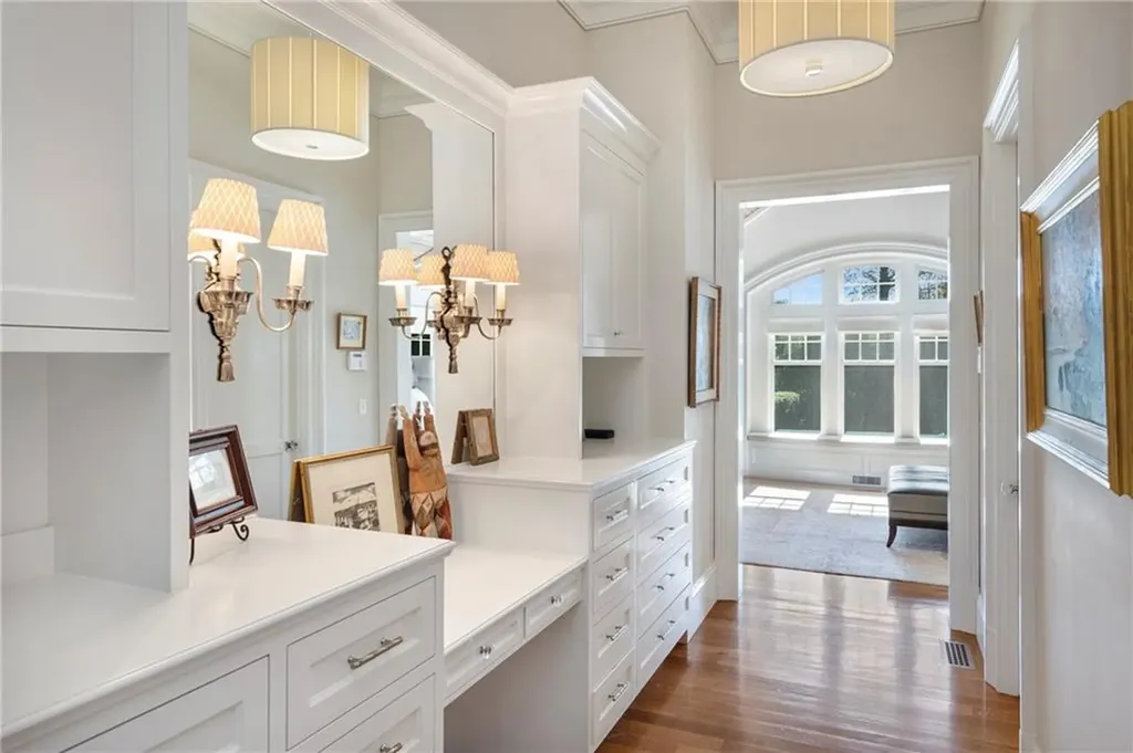 10 Ocean Lawn Lane Newport RI 02840