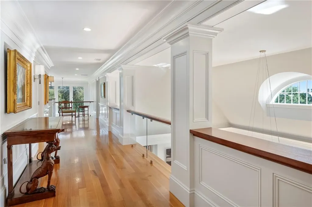 10 Ocean Lawn Lane Newport RI 02840