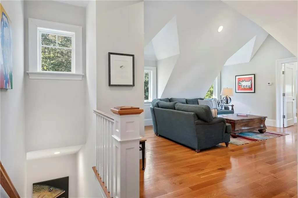 10 Ocean Lawn Lane Newport RI 02840