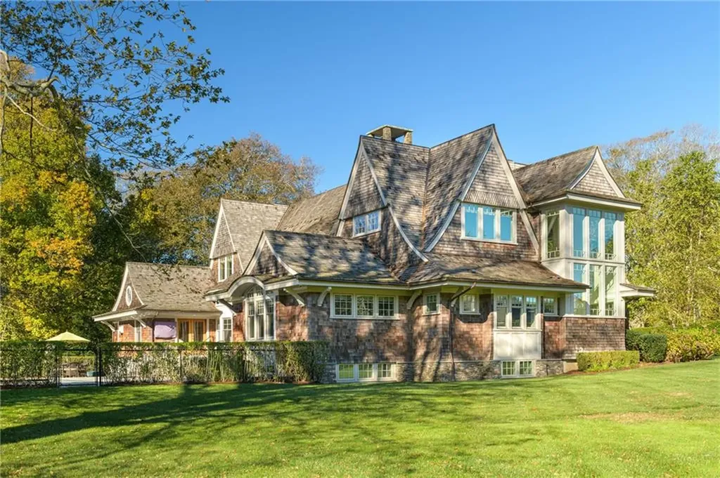 10 Ocean Lawn Lane Newport RI 02840