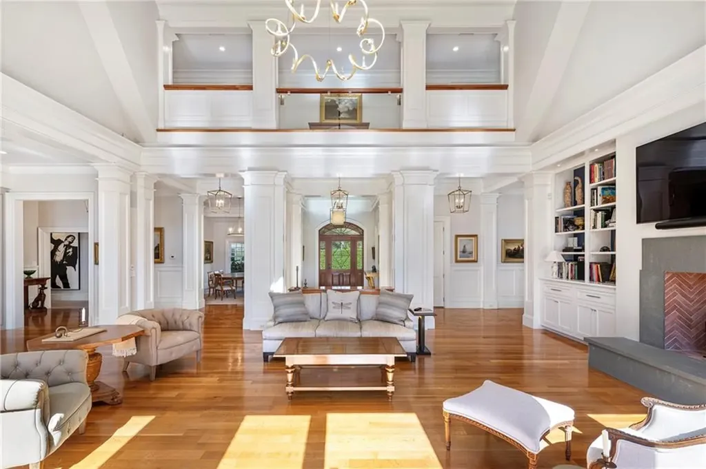 10 Ocean Lawn Lane Newport RI 02840