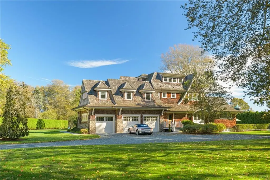 10 Ocean Lawn Lane Newport RI 02840