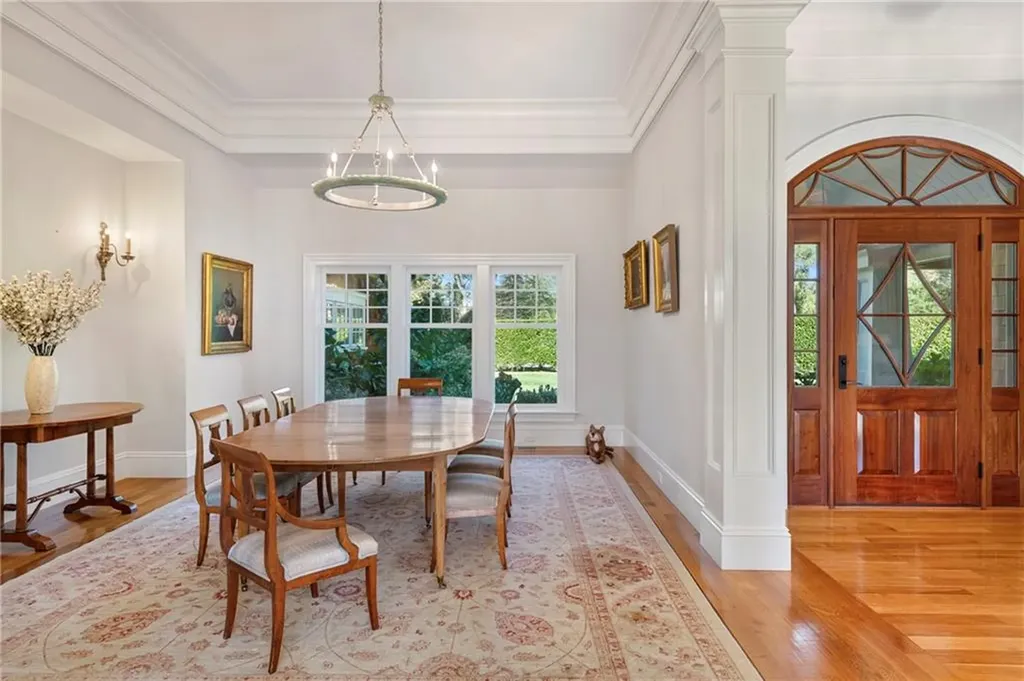 10 Ocean Lawn Lane Newport RI 02840