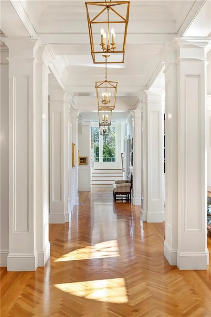 10 Ocean Lawn Lane Newport RI 02840