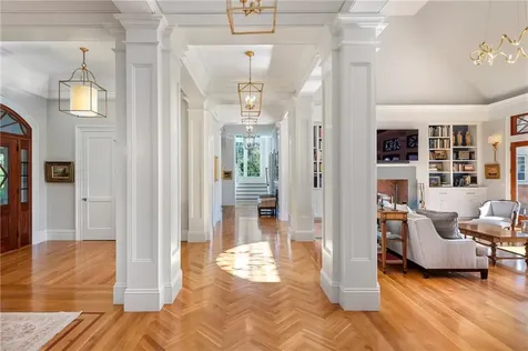 10 Ocean Lawn Lane Newport RI 02840