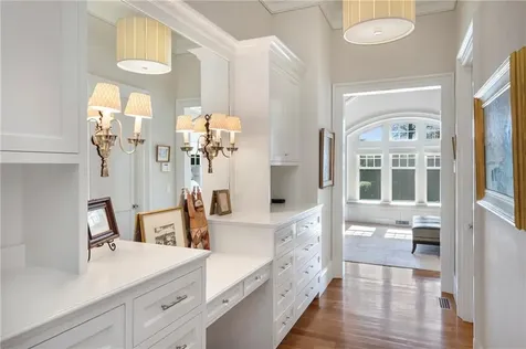 10 Ocean Lawn Lane Newport RI 02840