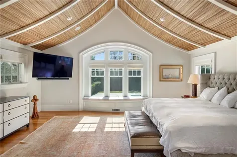 10 Ocean Lawn Lane Newport RI 02840