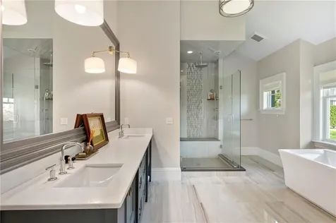 10 Ocean Lawn Lane Newport RI 02840