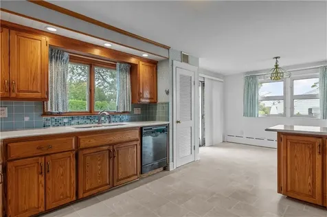 64 Kenyon Road Tiverton RI 02878