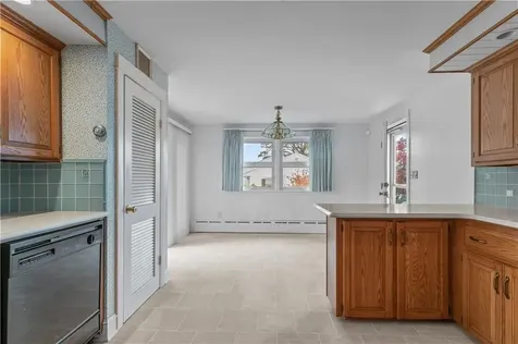 64 Kenyon Road Tiverton RI 02878