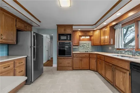 64 Kenyon Road Tiverton RI 02878