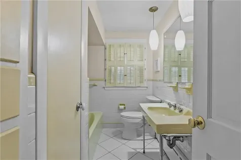 64 Kenyon Road Tiverton RI 02878