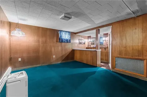 64 Kenyon Road Tiverton RI 02878