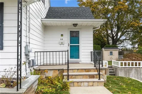 64 Kenyon Road Tiverton RI 02878