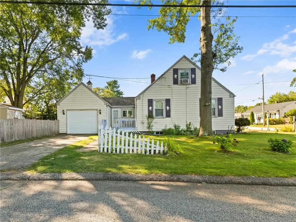 110 Heath Avenue Warwick RI 02888