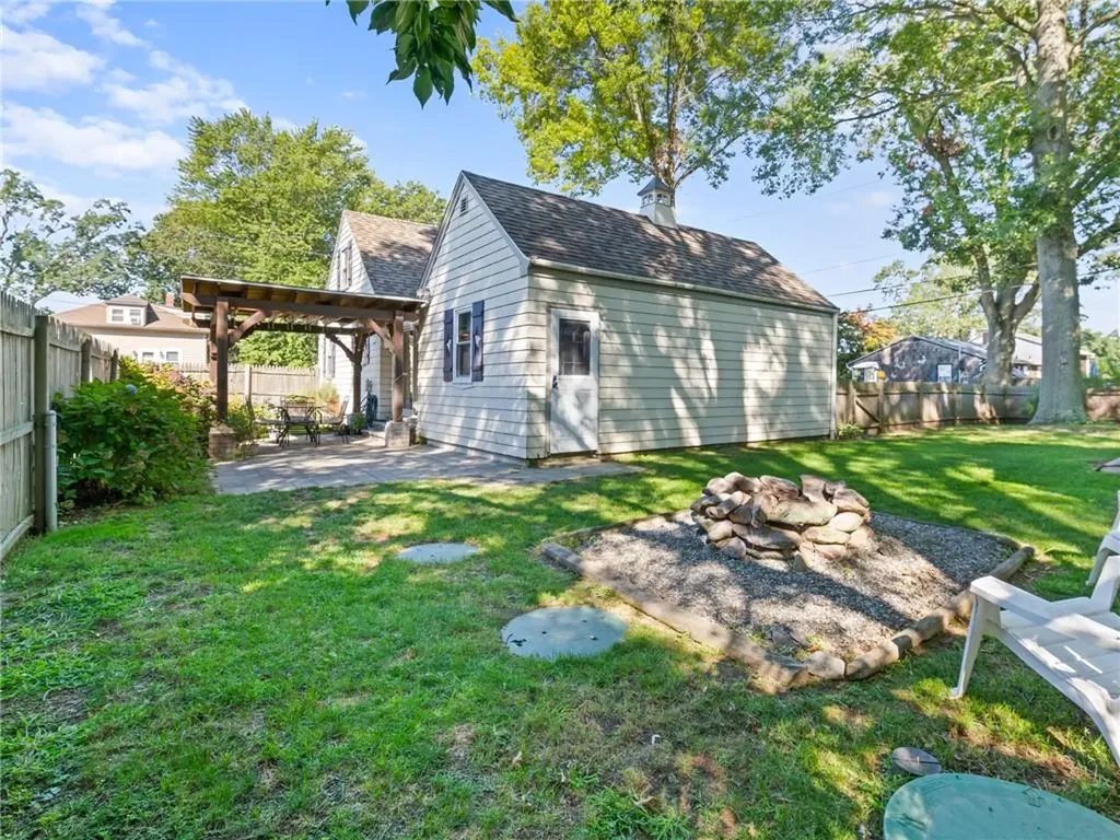 110 Heath Avenue Warwick RI 02888