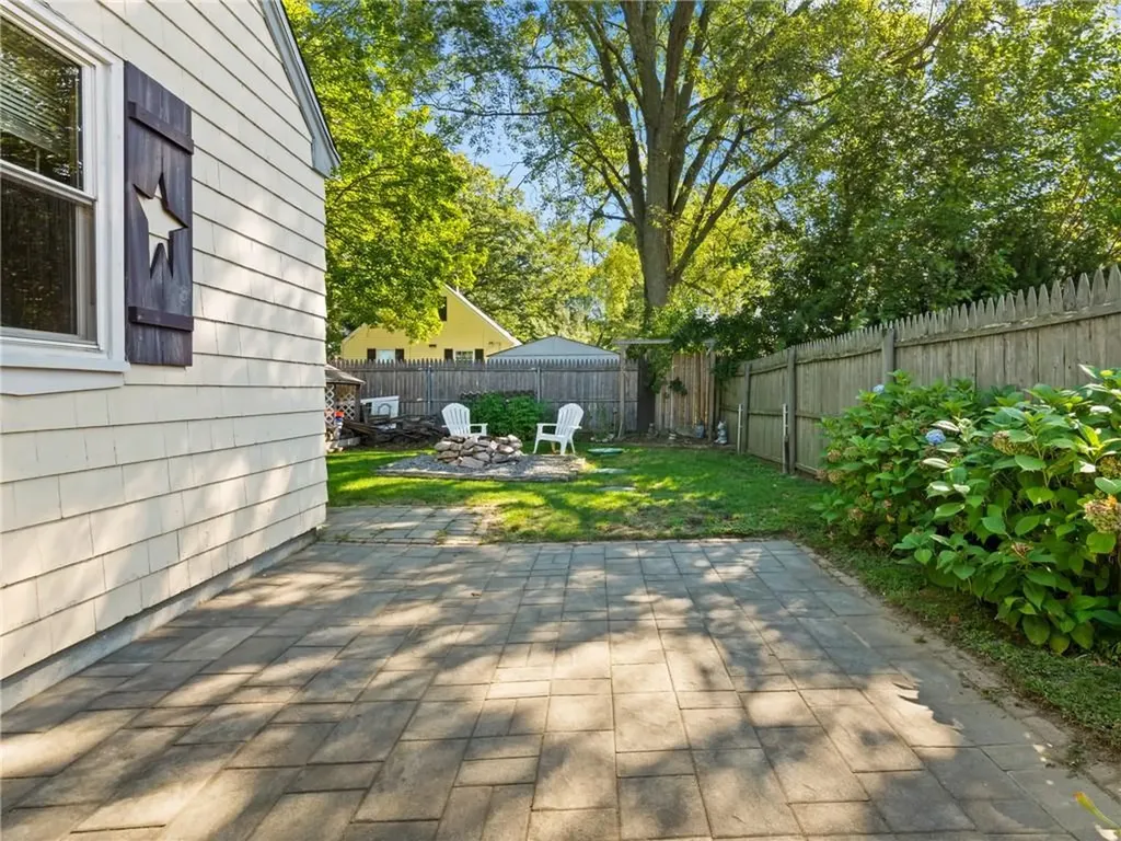 110 Heath Avenue Warwick RI 02888