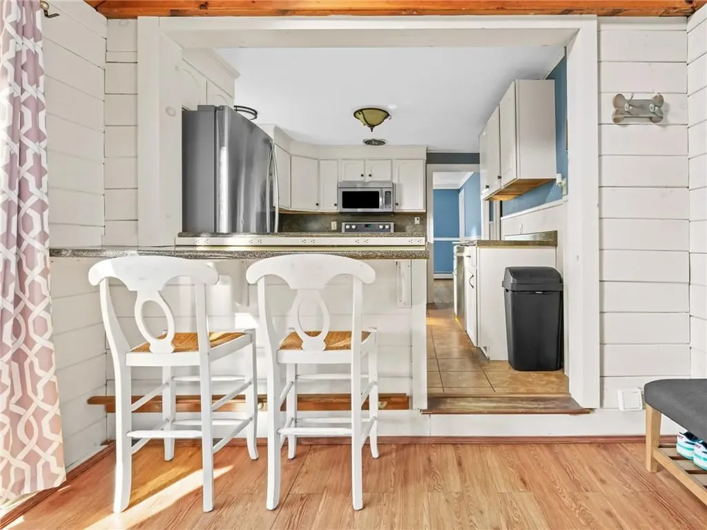 110 Heath Avenue Warwick RI 02888