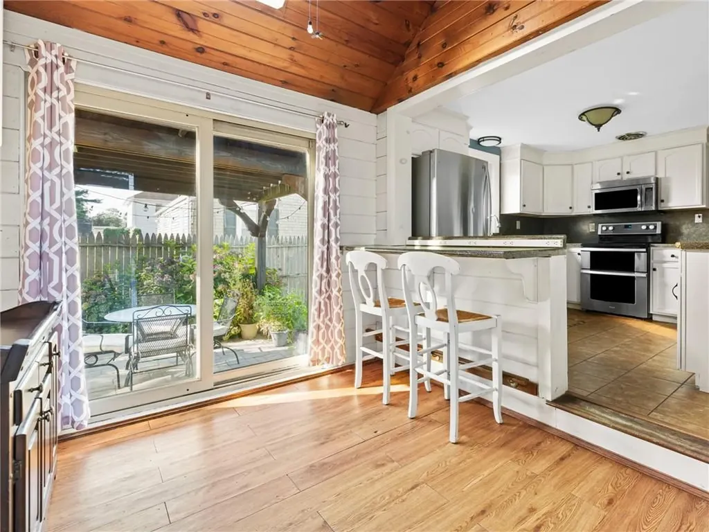 110 Heath Avenue Warwick RI 02888