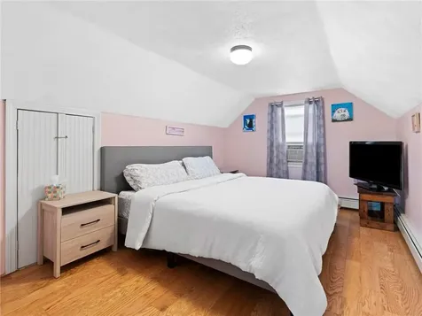 110 Heath Avenue Warwick RI 02888