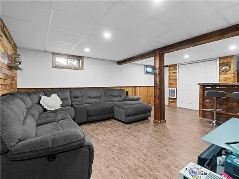 110 Heath Avenue Warwick RI 02888