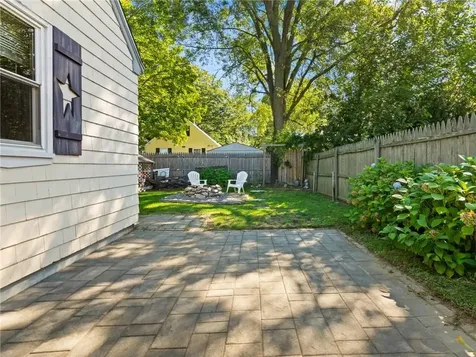 110 Heath Avenue Warwick RI 02888