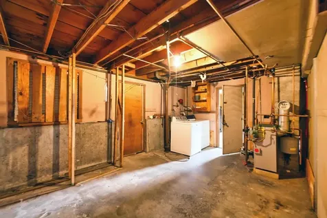 100 Furey Avenue Tiverton RI 02878