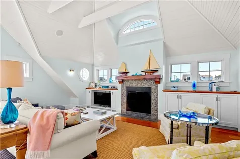 140 Tuckerman Avenue Middletown RI 02842