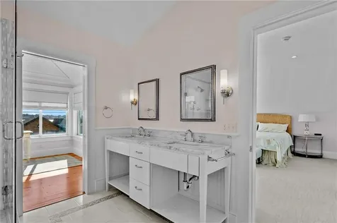 140 Tuckerman Avenue Middletown RI 02842