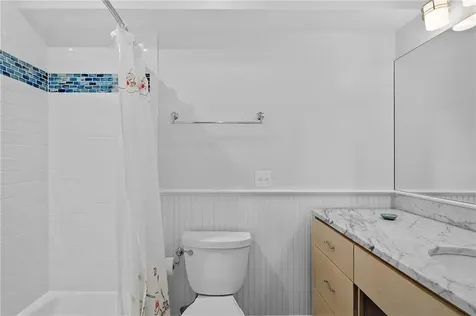 140 Tuckerman Avenue Middletown RI 02842