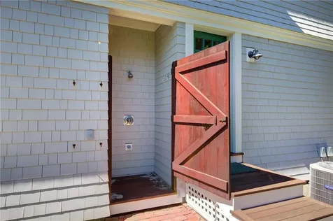 140 Tuckerman Avenue Middletown RI 02842