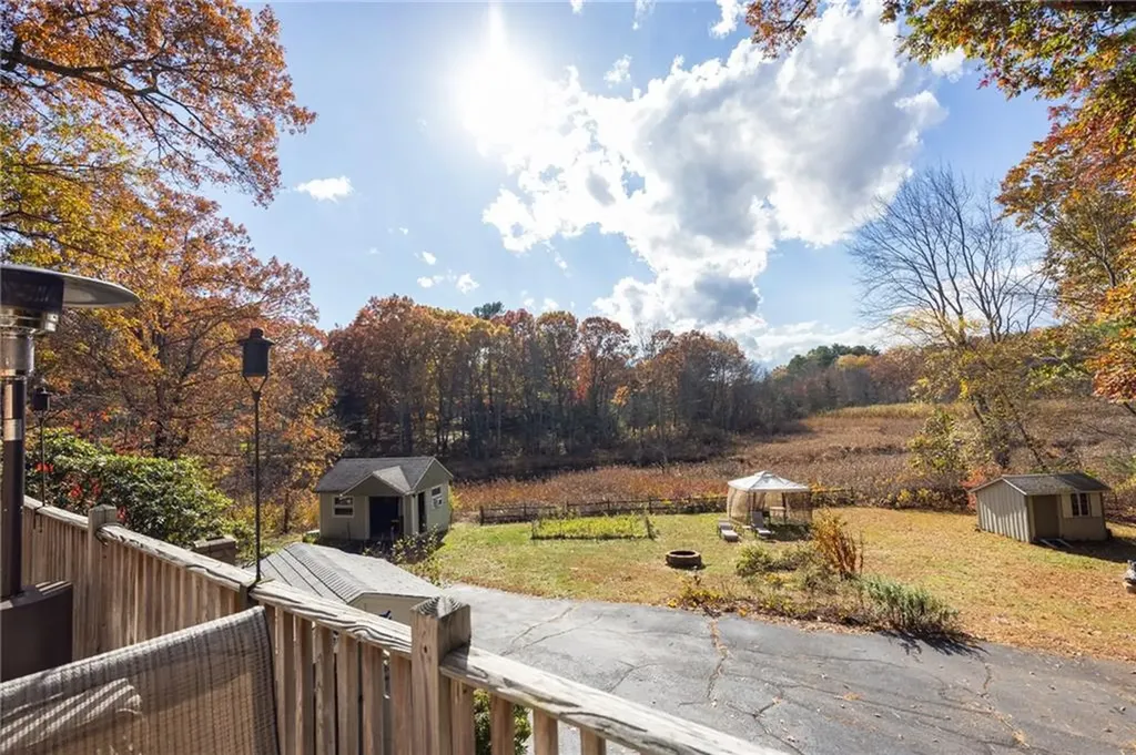 711 Black Plain Road North Smithfield RI 02896