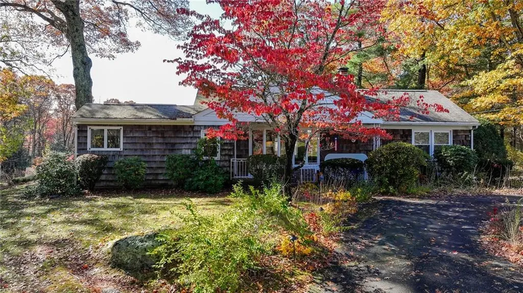 711 Black Plain Road North Smithfield RI 02896