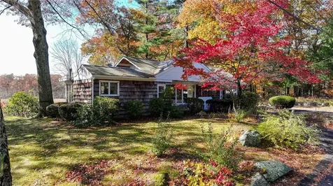 711 Black Plain Road North Smithfield RI 02896