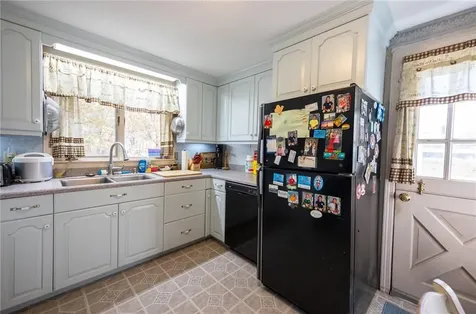 711 Black Plain Road North Smithfield RI 02896