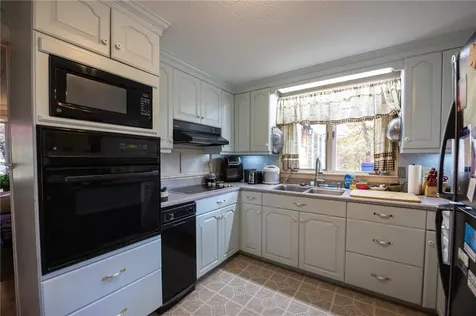 711 Black Plain Road North Smithfield RI 02896