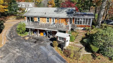 711 Black Plain Road North Smithfield RI 02896