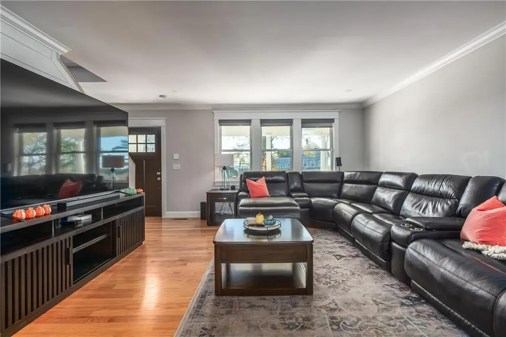 51 Bristol Ferry Road Portsmouth RI 02871