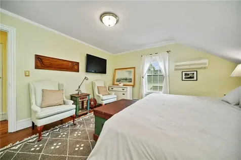 43 Poplar Street Newport RI 02840