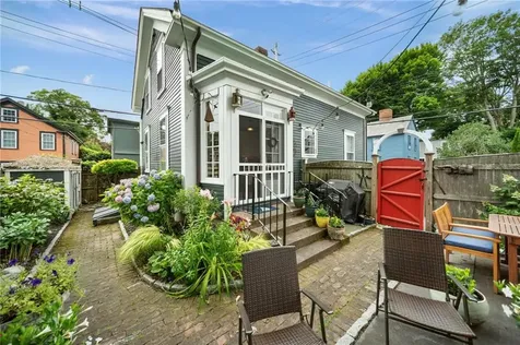 43 Poplar Street Newport RI 02840