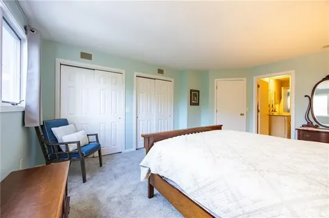 53 Bagy Wrinkle Cove Warren RI 02885